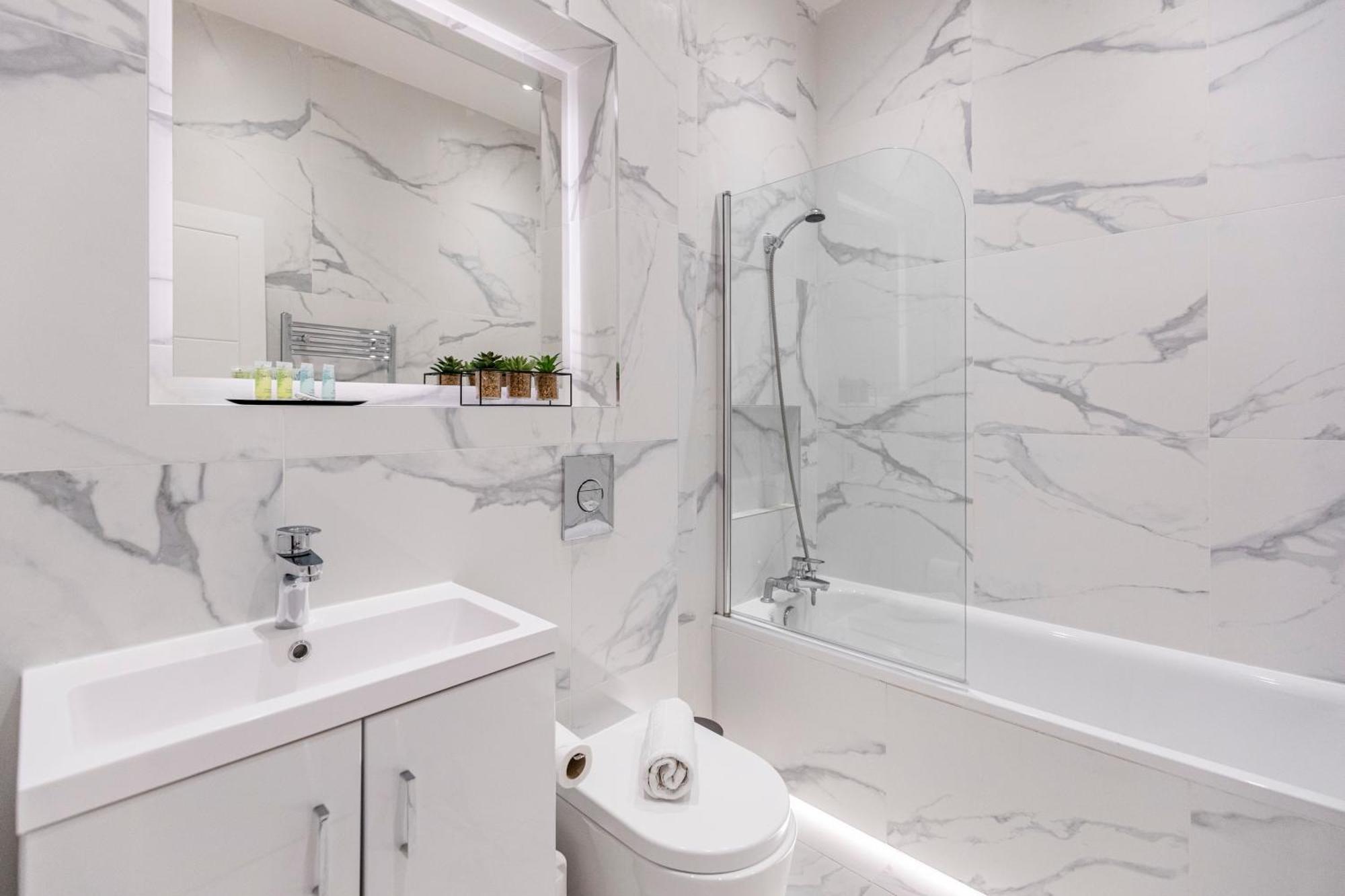 Welcoming And Spacious Apartment- Excellent Location Londres Exterior foto